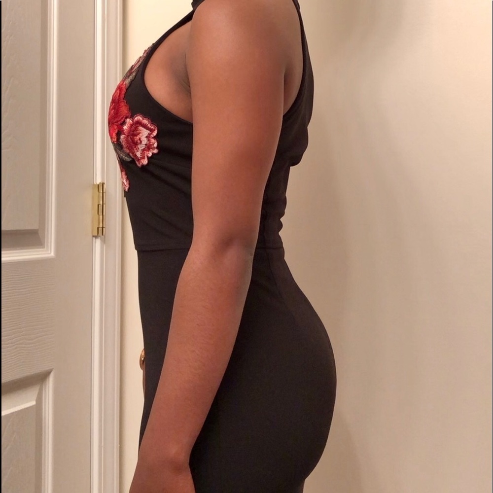 Black Dress with Roses - Picture 5 of 5